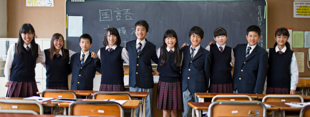 笑い合う生徒たち - 国立個別指導塾 笑い合う生徒たち